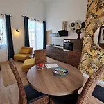 Appartement Cosy Dans Demeure De Charme - Laura Thuir