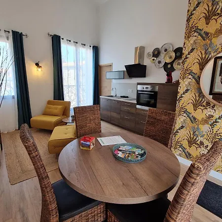 Apartament Cosy Dans Demeure De Charme - Laura Thuir